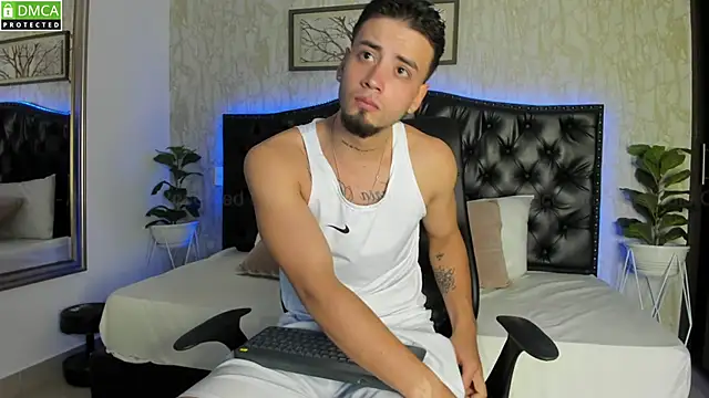 MattDevon online show from March 2025 05:18:02 PM