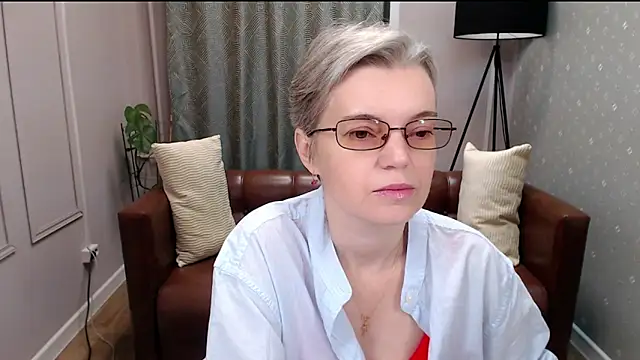 Cutie Erikaa1 online show from October 2025 02:12:01 AM