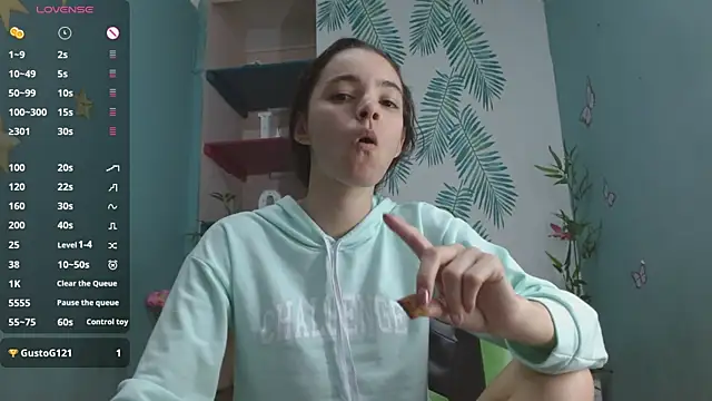 Mia-kalinfa online show from December 2024 03:55:01 PM