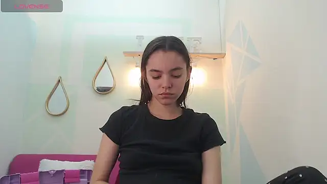 Mia-kalinfa online show from February 2025 03:15:02 PM