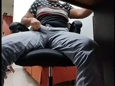 Snapshot of OlmecaSex chatting on January 2026 06:51:02 AM OlmecaSex online show from January 2026 06:51:02 AM