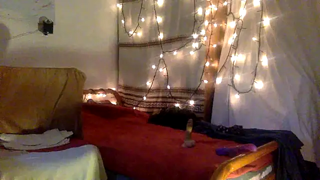 Snapshot of TowaFreespirit chatting on December 2024 10:57:02 PM TowaFreespirit online show from December 2024 10:57:02 PM