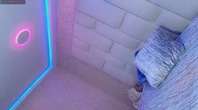 Hallyhott online show from February 2025 10:26:01 AM