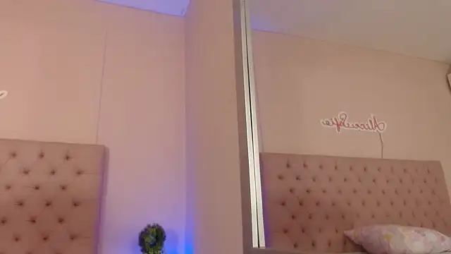 alice sofia online show from October 2025 01:44:01 PM