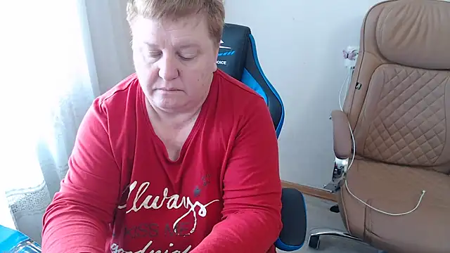 Snapshot of Limonka-Fire chatting on April 2026 09:18:01 AM Limonka-Fire online show from April 2026 09:18:01 AM