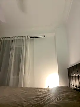 IamCrystal2 online show from November 2025 02:23:02 AM