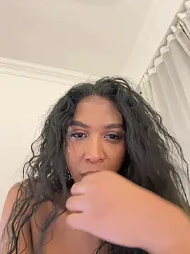 IamCrystal2 online show from May 2026 01:13:01 AM