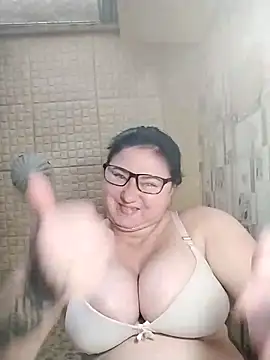 Holly-69 online show from November 2025 11:10:01 AM