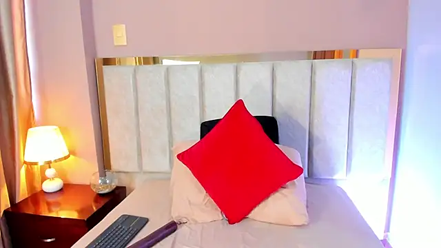 LaraGoldd online show from October 2025 04:52:01 PM