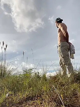 Guyinthemountain online show from August 2026 12:25:01 PM