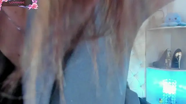 Snapshot of _jade_white_ chatting on March 2025 12:35:02 PM jade white online show from March 2025 12:35:02 PM