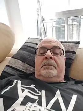 Satiro Sevilla online show from November 2025 04:07:02 PM