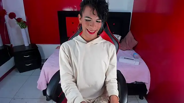 Snapshot of Strella_ferrera chatting on March 2025 04:27:02 AM Strella ferrera online show from March 2025 04:27:02 AM