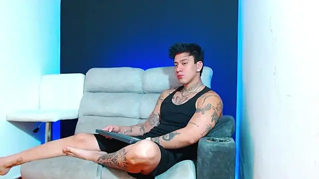 JUSTIN FULLER1 online show from February 2026 07:43:01 PM