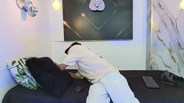 JordanAndAndrew online show from October 2025 08:43:02 PM