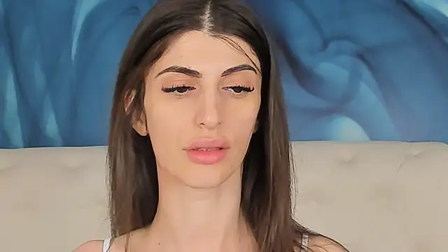 SkinnyDolly online show from November 2025 03:04:01 AM