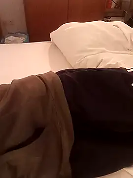 Snapshot of crems77 chatting on January 2026 04:04:01 AM crems77 online show from January 2026 04:04:01 AM