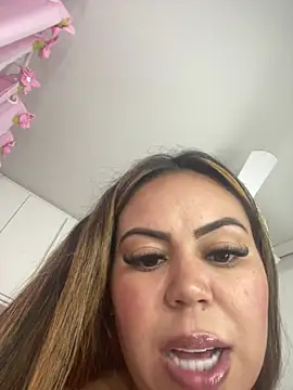 Snapshot of lariic chatting on February 2025 02:15:01 AM lariic online show from February 2025 02:15:01 AM