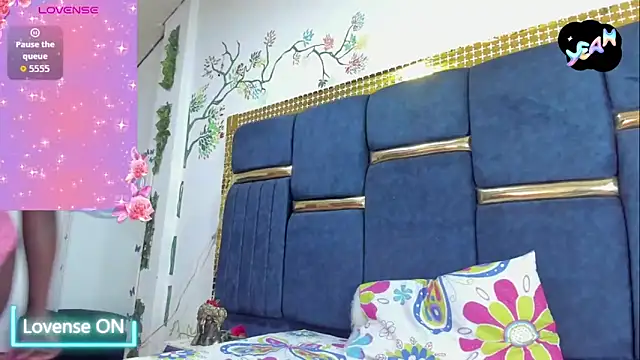 skaysanchez1 online show from October 2025 03:57:02 PM