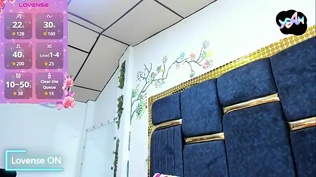 skaysanchez1 online show from October 2025 04:08:02 PM