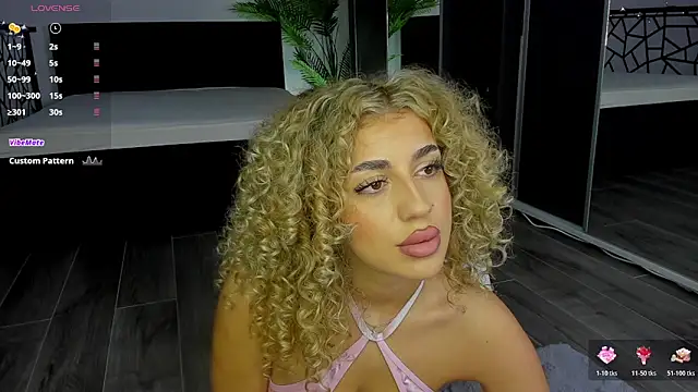 CurlyAnt0 online show from January 2026 07:12:02 AM