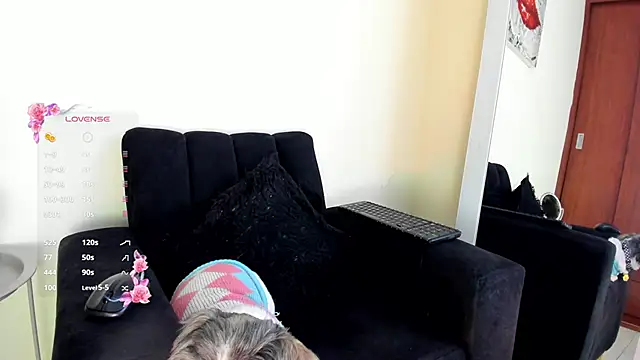 its  angelica  online show from November 2025 07:35:01 PM