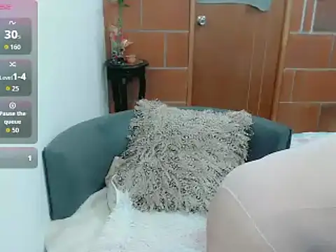 Snapshot of emily_rouxx chatting on September 2025 12:58:02 AM emily rouxx online show from September 2025 12:58:02 AM