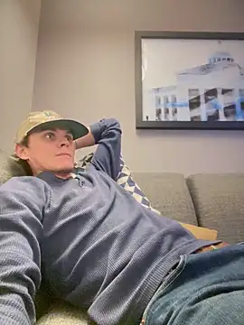 Snapshot of devinshd chatting on December 2024 01:29:02 AM devinshd online show from December 2024 01:29:02 AM