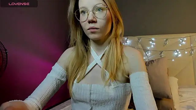 Esme Runn online show from January 2025 09:55:02 AM