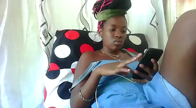 Snapshot of SexyRed18 chatting on December 2024 10:14:02 AM SexyRed18 online show from December 2024 10:14:02 AM