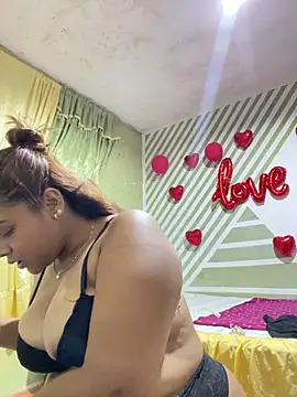 Evabigass online show from October 2025 05:36:02 PM