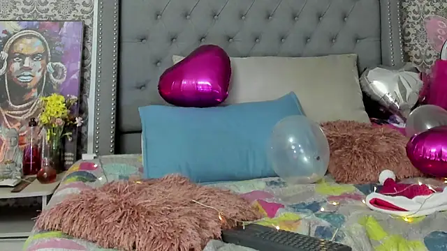 evafoxs online show from December 2024 03:41:01 AM