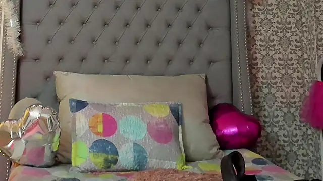 evafoxs online show from December 2024 03:24:01 AM