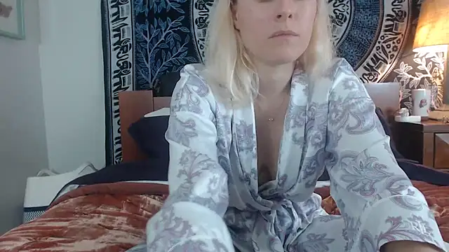 Snapshot of Cutikatxoxo chatting on December 2024 02:04:01 AM Cutikatxoxo online show from December 2024 02:04:01 AM