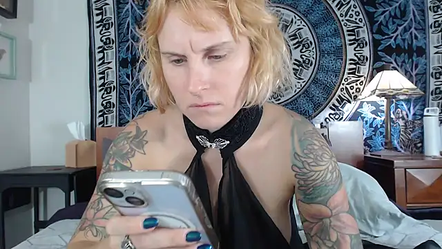Snapshot of Cutikatxoxo chatting on October 2025 01:41:02 AM Cutikatxoxo online show from October 2025 01:41:02 AM