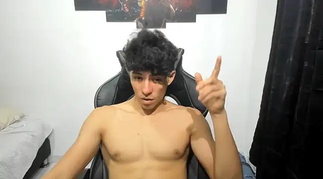 Snapshot of enzo_sloran chatting on February 2025 05:16:02 PM enzo sloran online show from February 2025 05:16:02 PM