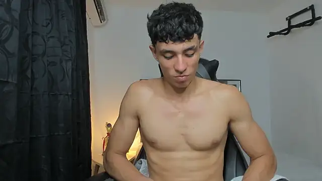 Snapshot of enzo_sloran chatting on November 2025 05:31:01 AM enzo sloran online show from November 2025 05:31:01 AM