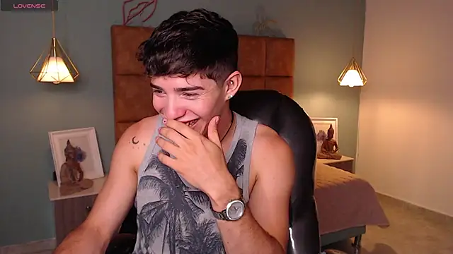 Snapshot of AlejooTwink chatting on February 2025 08:30:01 PM AlejooTwink online show from February 2025 08:30:01 PM