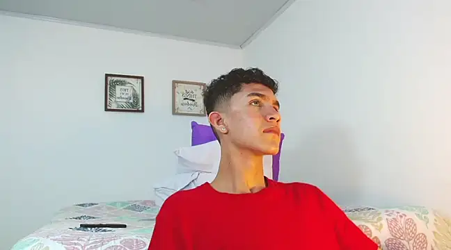 Noah tyler  online show from December 2024 01:14:01 AM