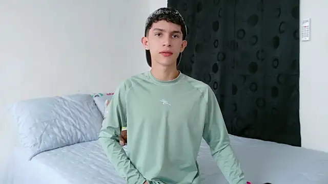 Noah tyler  online show from November 2025 05:34:02 PM