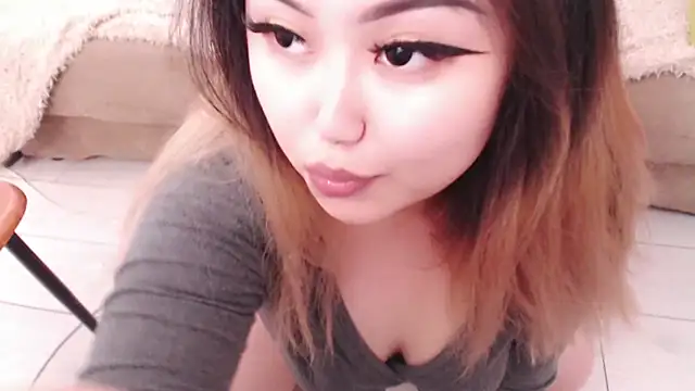 Snapshot of amelia_sunlight chatting on May 2026 04:04:02 PM amelia sunlight online show from May 2026 04:04:02 PM