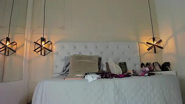 Slut Milf  online show from January 2025 06:15:01 PM