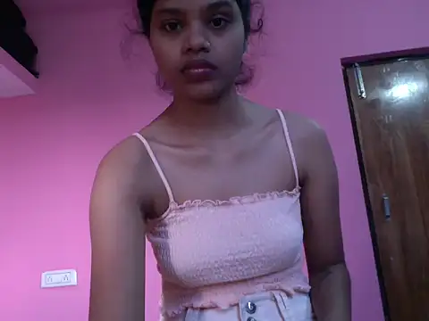 Snapshot of Cool__girl chatting on November 2025 08:37:01 AM Cool girl online show from November 2025 08:37:01 AM