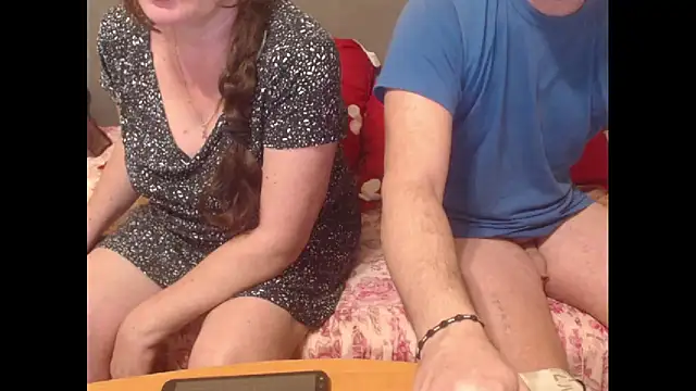 Snapshot of sweetcouplesweets chatting on February 2025 12:58:01 PM sweetcouplesweets online show from February 2025 12:58:01 PM
