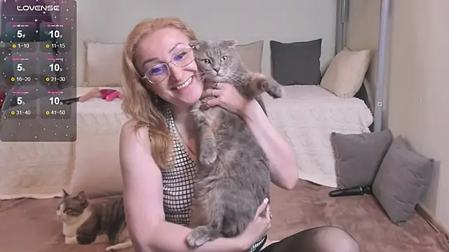 Snapshot of MadissonKiss chatting on May 2026 01:55:01 AM MadissonKiss online show from May 2026 01:55:01 AM