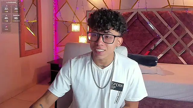 AkazaBoy  online show from January 2025 04:08:01 AM