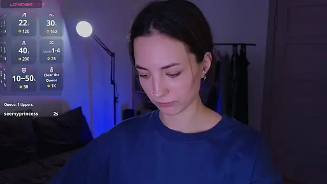 Snapshot of Space_X_Roxy_ chatting on December 2024 11:13:01 PM Space X Roxy online show from December 2024 11:13:01 PM