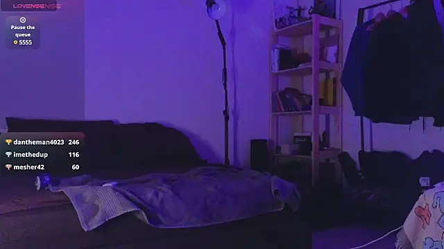 Snapshot of Space_X_Roxy_ chatting on December 2024 10:28:01 PM Space X Roxy online show from December 2024 10:28:01 PM