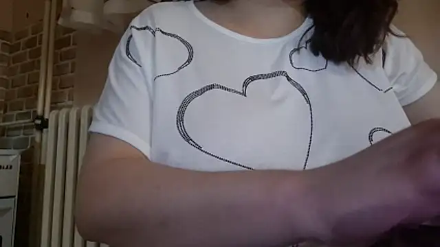 AalinnaK online show from November 2025 12:16:01 PM