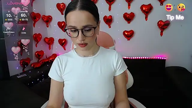 Emillias online show from March 2025 12:03:01 PM